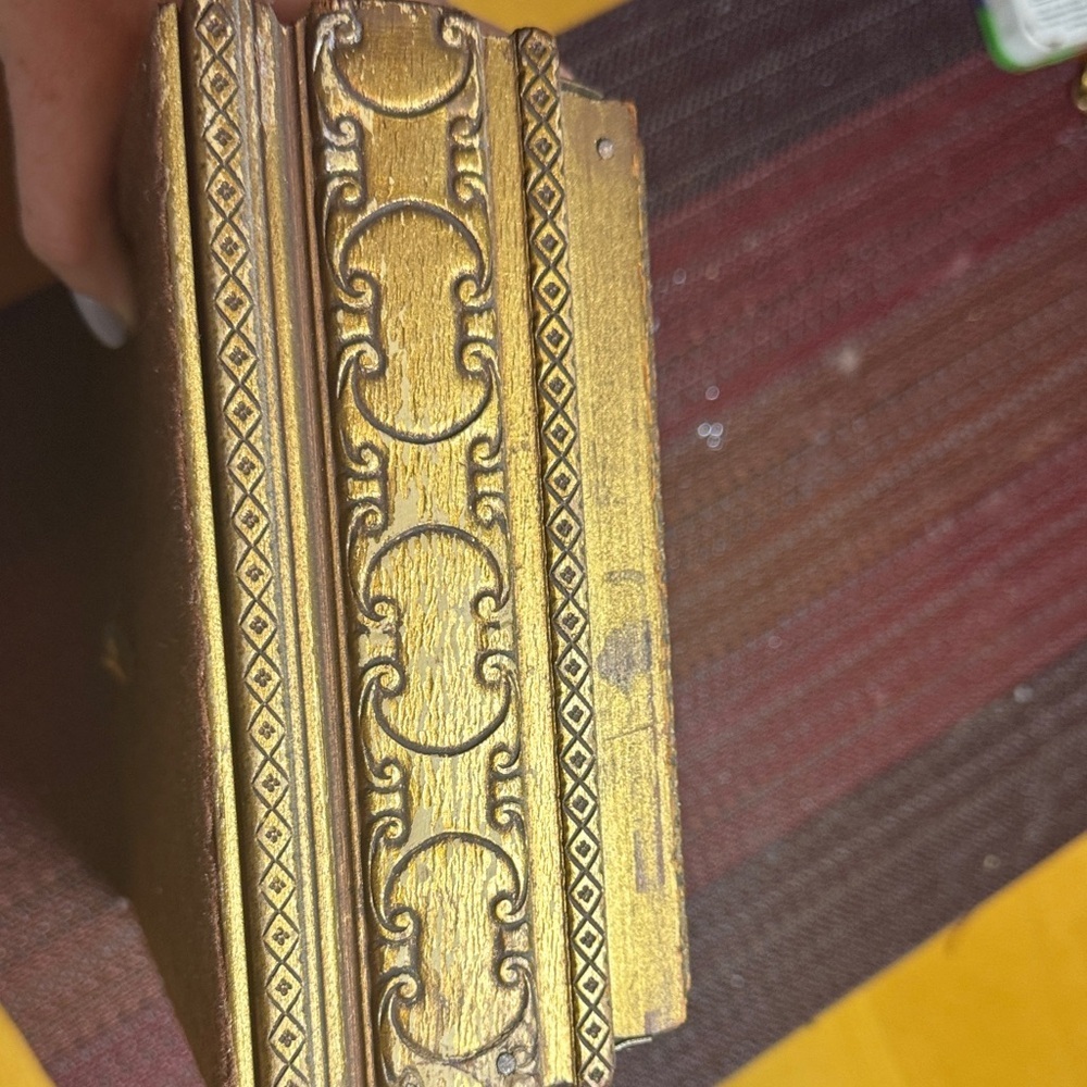 Vintage Floral Candy/jewelry box - Picture 6 of 14